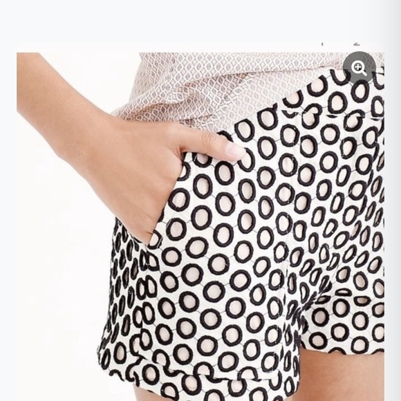 J. Crew Black and White Patterned Women Shorts.100% Cotton. - Picture 8 of 8